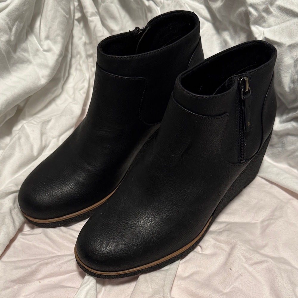 Dr. Scholl's Black Ankle Booties